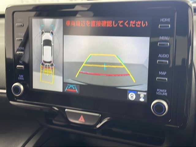 トヨタ ヤリスクロス ハイブリッド Z 岐阜県 2022(令4)年 1.1万km プラチナホワイトパールマイカ 純正9型ディスプレイオーディオ/・コネクテッドナビ対応/・Apple Car Play/Android Auto/BlueTooth/MiraCast/USB/ラジオ/ブラインドスポットモニター＋安心降車アシスト/バックガイドモニター/パノラミックビューモニター/ETC2.0/運転席パワーシート/電動パーキング/ブレーキホールド/車両接近通報装置/合皮シート/シートヒーター(D＋N席)/ステアリングヒーター/純正フロアマット/純正Zグレード 18インチアルミホイル/TOYOTA Safety Sense/・プリクラッシュセーフティ/・レーントレーシングアシスト/・レーダークルーズコントロール/・オートマチックハイビーム/・ロードサインアシスト/・ドライバー異常時対応システム/・プロアクティブドライビングアシスト/・発進遅れ告知機能