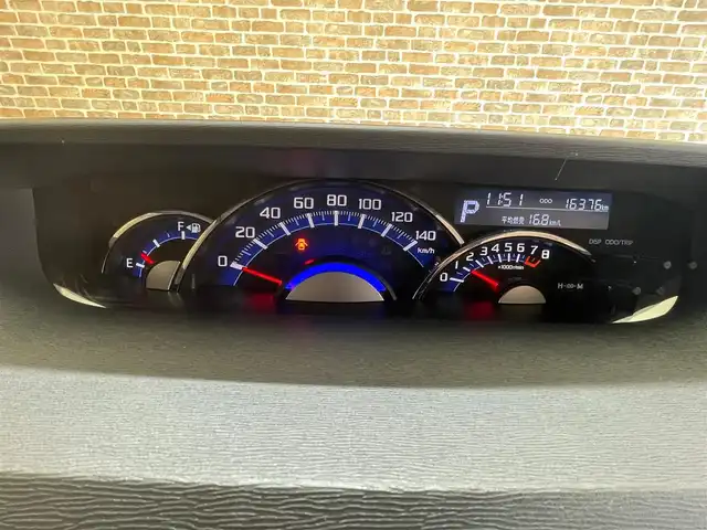 ダイハツ タント カスタム RS トップED SA Ⅲ 岩手県 2018(平30)年 1.7万km ブライトシルバーメタリック ４WD/両側パワースライドドア/アイドリングストップ/横滑り防止装置/寒冷地仕様/スマートアシスト３/ロールサンシェード/純正LEDヘッドライト/純正ディスプレイオーディオ/純正フロアマット/レーンアシスト/ベンチシート/バックドア