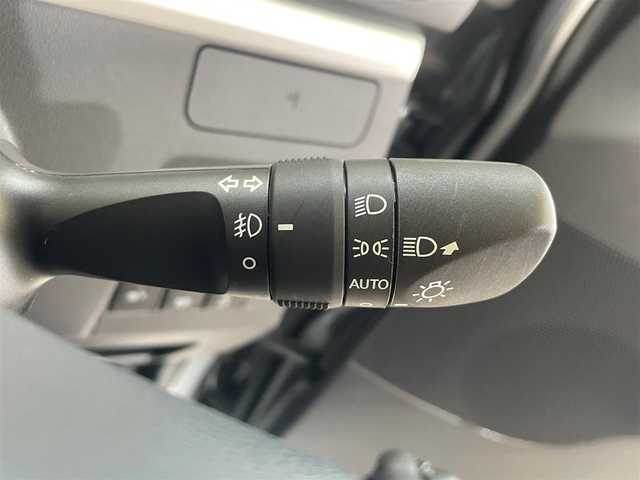 ダイハツ タント カスタム RS トップED SA Ⅲ 岩手県 2018(平30)年 1.7万km ブライトシルバーメタリック ４WD/両側パワースライドドア/アイドリングストップ/横滑り防止装置/寒冷地仕様/スマートアシスト３/ロールサンシェード/純正LEDヘッドライト/純正ディスプレイオーディオ/純正フロアマット/レーンアシスト/ベンチシート/バックドア