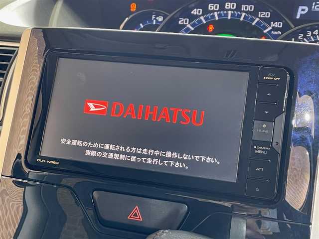 ダイハツ タント カスタム RS トップED SA Ⅲ 岩手県 2018(平30)年 1.7万km ブライトシルバーメタリック ４WD/両側パワースライドドア/アイドリングストップ/横滑り防止装置/寒冷地仕様/スマートアシスト３/ロールサンシェード/純正LEDヘッドライト/純正ディスプレイオーディオ/純正フロアマット/レーンアシスト/ベンチシート/バックドア