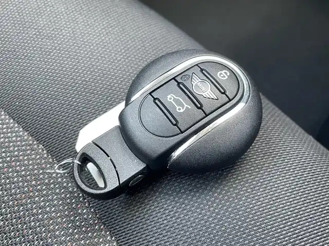 ＭＩＮＩ ミニ クーパー D 福島県 2020(令2)年 6.1万km ソラリスオレンジ ワンオーナー/・純正ナビ/・フルセグＴＶ/・ＣＤ/・ＤＶＤ/・ＦＭ・ＡＭ/前席シートヒーター/インテリジェントセーフティ/・衝突警告/・歩行者警告/ＥＴＣ/ステアリングリモコン/純正フロアマット/ＨＩＤヘッドライト/ＨＤＭＩ