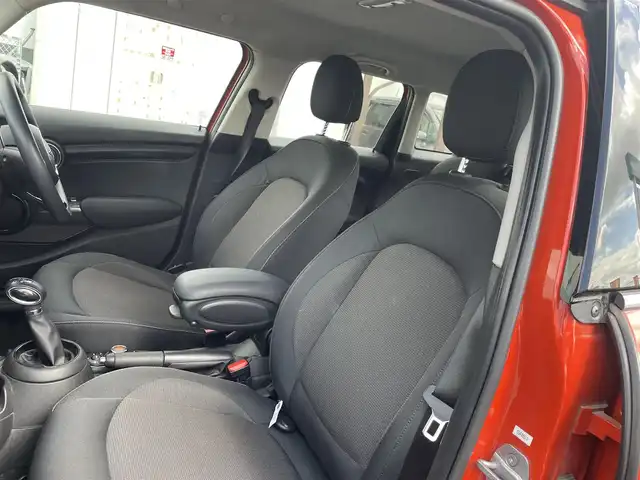 ＭＩＮＩ ミニ クーパー D 福島県 2020(令2)年 6.1万km ソラリスオレンジ ワンオーナー/・純正ナビ/・フルセグＴＶ/・ＣＤ/・ＤＶＤ/・ＦＭ・ＡＭ/前席シートヒーター/インテリジェントセーフティ/・衝突警告/・歩行者警告/ＥＴＣ/ステアリングリモコン/純正フロアマット/ＨＩＤヘッドライト/ＨＤＭＩ