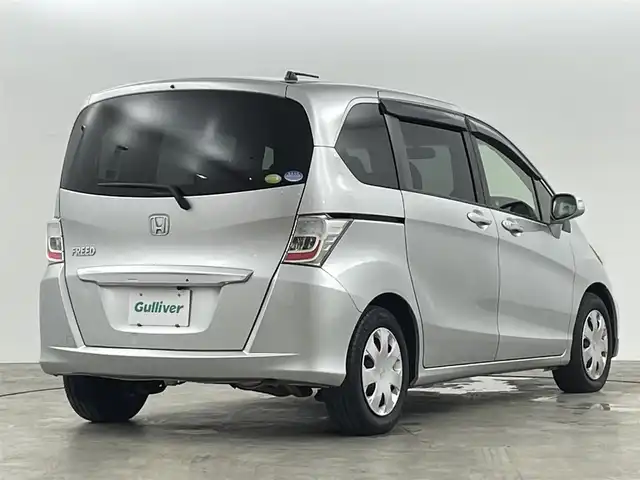 ホンダ フリード G ジャストセレクション 福島県 2012(平24)年 8.9万km アラバスターシルバーメタリック 純正9インチナビ：VXM-135VFNi/・フルセグ/CD/DVD/SD/USB/BT/FM/AM/・バックカメラ/・ETC/純正フリップダウンモニター/クルーズコントロール/両側パワースライドドア/3列シート/・チップアップシート/ウィンカーミラー/キセノンヘッドライト/・オートライト/ドアバイザー/純正フロアマット/スマートキー