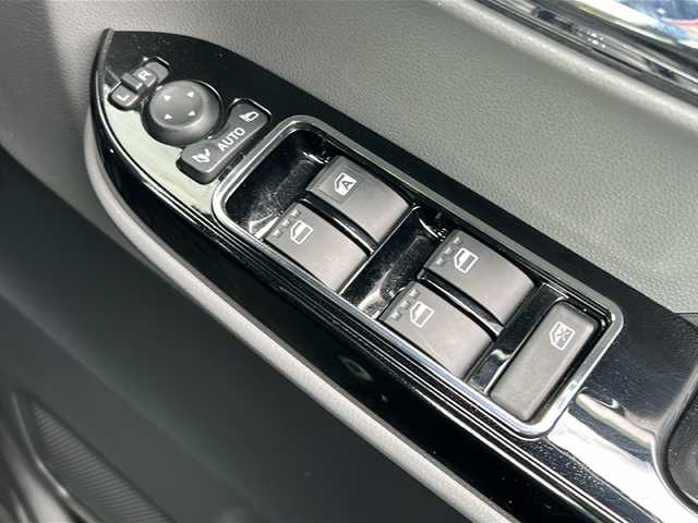 ダイハツ タント カスタム X 三重県 2019(令1)年 3.1万km パールブラック 社外ナビ　/両側パワースライドドア /前後コーナーセンサー /スペアキー /LEDヘッドライト /オートハイビーム /オートライト /USB給電 /純正フロアマット /ステアリングスイッチ /レーンキープアシスト/衝突軽減ブレーキ/リヤサンシェード/電動格納ミラー/禁煙車