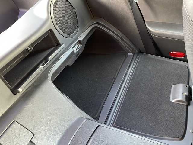 日産 フェアレディ Ｚ バージョンT 宮崎県 2004(平16)年 12.2万km ダイヤモンドシルバー SDナビ/フルセグテレビ/Bluetooth/CDチェンジャー/DVD再生可/ETC/LEDヘッドライト/パワーウィンドウ/パワーステアリング/TCS/マフラーＹｏｓｓｏ