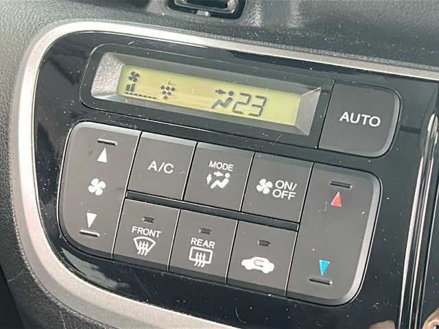 ホンダ Ｎ ＢＯＸ SSパッケージ 広島県 2015(平27)年 2.4万km プレミアムディープロッソパール 禁煙/CTBA/純正ナビ/バックカメラ/両側パワースライドドア/スマートキー/スペアキー/純正アルミホイール/ステアリングスイッチ/純正フロアマット/ドアバイザー/ヘッドライトレベライザー