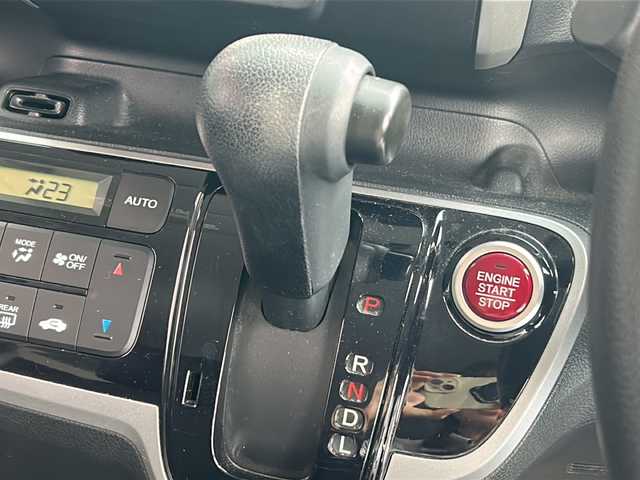 ホンダ Ｎ ＢＯＸ SSパッケージ 広島県 2015(平27)年 2.4万km プレミアムディープロッソパール 禁煙/CTBA/純正ナビ/バックカメラ/両側パワースライドドア/スマートキー/スペアキー/純正アルミホイール/ステアリングスイッチ/純正フロアマット/ドアバイザー/ヘッドライトレベライザー