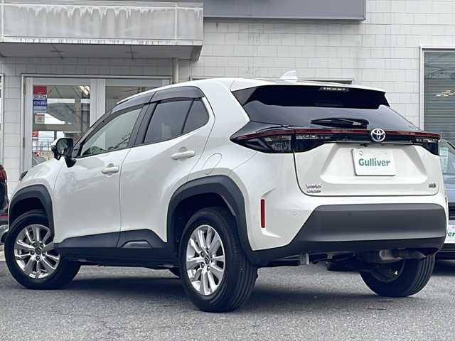 トヨタ ヤリスクロス ハイブリッド G 三重県 2020(令2)年 0.5万km ホワイトパールクリスタルシャイン セーフティセンス/・プリクラッシュセーフティ/・レーントレーシングアシスト/・レーダークルーズコントロール/・オートマチックハイビーム/・ロードサインアシスト/先行車発進告知機能/セカンダリーコリジョンブレーキ/インテリジェントクリアランスソナー/純正ディスプレイオーディオ/【ナビ/フルセグ/CD/DVD/Bluetooth/USB/Miracast】/バックカメラ/ビルトインETC/オートライト/205/65R16インチ純正AW/プッシュスタート/スマートキー/スペアキー/純正フロアマット