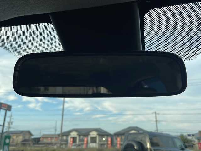 トヨタ ヤリスクロス ハイブリッド G 三重県 2020(令2)年 0.5万km ホワイトパールクリスタルシャイン セーフティセンス/・プリクラッシュセーフティ/・レーントレーシングアシスト/・レーダークルーズコントロール/・オートマチックハイビーム/・ロードサインアシスト/先行車発進告知機能/セカンダリーコリジョンブレーキ/インテリジェントクリアランスソナー/純正ディスプレイオーディオ/【ナビ/フルセグ/CD/DVD/Bluetooth/USB/Miracast】/バックカメラ/ビルトインETC/オートライト/205/65R16インチ純正AW/プッシュスタート/スマートキー/スペアキー/純正フロアマット