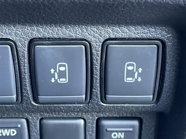 日産 エルグランド 250ハイウェイスターS 東京都 2023(令5)年 4.3万km 黒 4WD/純正ナビ/バックカメラ/Bluetooth/両側パワースライドドア/LEDヘッドライト/ETC/衝突被害軽減ブレーキ/レーンキープアシスト/クルーズコントロール/前後コーナーセンサー/オートライト/ハーフレザーシート/スマートキー