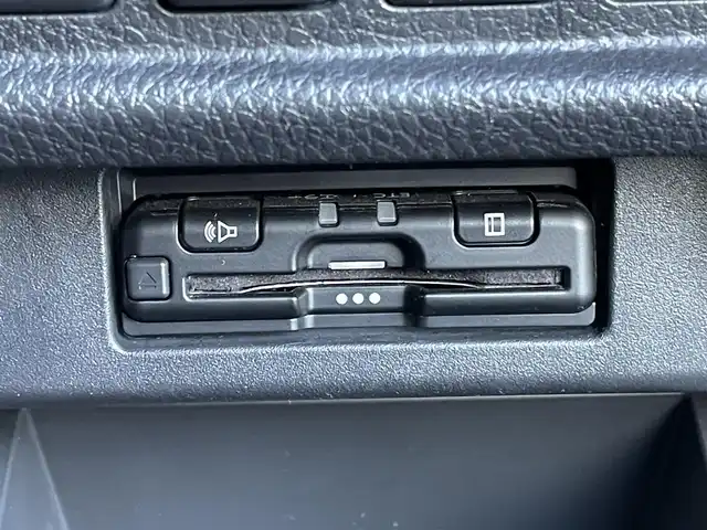 日産 エルグランド 250ハイウェイスターS 東京都 2023(令5)年 4.3万km 黒 4WD/純正ナビ/バックカメラ/Bluetooth/両側パワースライドドア/LEDヘッドライト/ETC/衝突被害軽減ブレーキ/レーンキープアシスト/クルーズコントロール/前後コーナーセンサー/オートライト/ハーフレザーシート/スマートキー