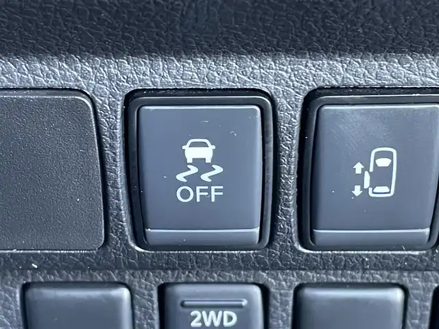 日産 エルグランド 250ハイウェイスターS 東京都 2023(令5)年 4.3万km 黒 4WD/純正ナビ/バックカメラ/Bluetooth/両側パワースライドドア/LEDヘッドライト/ETC/衝突被害軽減ブレーキ/レーンキープアシスト/クルーズコントロール/前後コーナーセンサー/オートライト/ハーフレザーシート/スマートキー