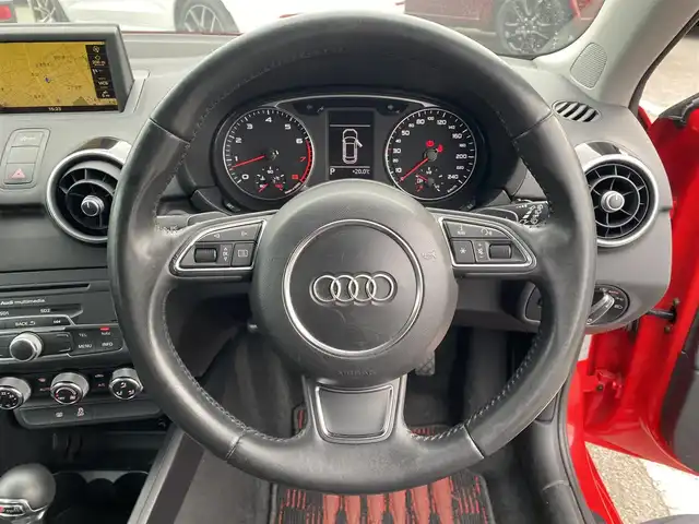 アウディ Ａ１ スポーツバック 1．4TFSI 福岡県 2014(平26)年 8.3万km 赤Ⅱ 純正ナビ/フルセグ/ETC/オートライト/前後ドラレコ/パドルシフト