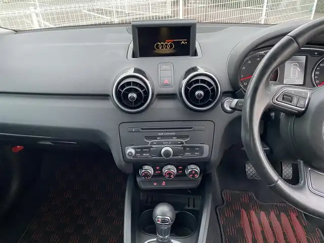 アウディ Ａ１ スポーツバック 1．4TFSI 福岡県 2014(平26)年 8.3万km 赤Ⅱ 純正ナビ/フルセグ/ETC/オートライト/前後ドラレコ/パドルシフト