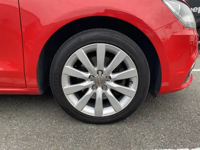 アウディ Ａ１ スポーツバック 1．4TFSI 福岡県 2014(平26)年 8.3万km 赤Ⅱ 純正ナビ/フルセグ/ETC/オートライト/前後ドラレコ/パドルシフト