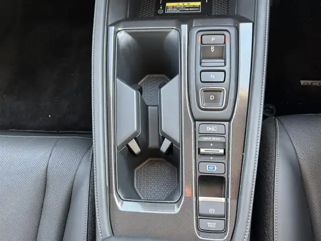 ホンダ アコード e:HEV 福岡県 2024(令6)年 1.1万km 赤 Hondaコネクトディスプレー/(フルセグテレビ・FM・AM・BT)/ETC2.0/クルーズコントロール/前席パワーシート/全席シートヒーター/ブラインドスポットモニター/純正フロアマット/全方位モニター/レーンキープアシスト/衝突軽減ブレーキ/車線維持支援システム/Apple CarPlay