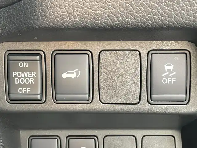 日産 エクストレイル 20Xi 滋賀県 2019(令1)年 4.4万km ブリリアントホワイトパール パートタイム４WD/純正９型ナビ　/・Bluetooth/フルセグ/・CD/DVD/全周囲カメラ/革巻きステアリング/ステアリングリモコン/ビルトインETC/前後ドライブレコーダー/デジタルインナーミラー/パワーバックドア/オーテック１９インチＡＷ/ブラックグリル/ブラックミラーカバー/カプロンシート/オートブレーキホールド/プロパイロット/・シャシー制御/・エマージェンシーブレーキ/・後側方車両検知/LEDオートライト/フォグライト/スマートキー