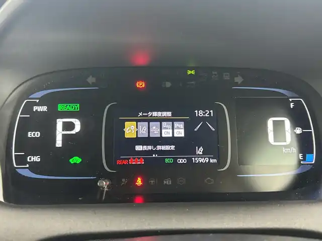 トヨタ アクア Z 愛知県 2022(令4)年 1.6万km ブラックマイカ 禁煙車/純正10.5型ディスプレイオーディオ/（AM/FM/フルセグTV/Bluetooth)/全方位カメラ/AC100V電源/トヨタセーフティセンス/・アクティブクルーズコントロール/・プリクラッシュセーフティ/・レーンディパーチャーアラート/・クリアランスソナー/・オートマチックハイビーム/ブラインドスポットモニター/ETC/LEDヘッドライト/フロントフォグランプ/オートライト/スマートキー/スペアキー/プッシュスタート/純正15インチアルミホイール/横滑り防止装置/ステアリングスイッチ/フロアマット
