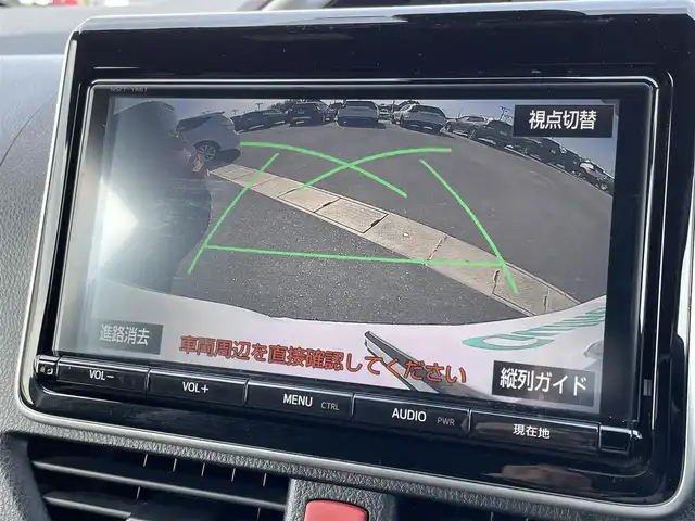 トヨタ ヴォクシー ZS 煌Ⅱ 佐賀県 2019(令1)年 4.9万km ホワイトパールクリスタルシャイン SiLK Blazeリアスポイラー・リアアンダー/社外フロントグリル/純正9インチナビ/・フルセグTV/CD/SD/Bluetooth/フリップダウンモニター/ドラレコ付きデジタルインナーミラー/バックカメラ/両側パワースライドドア/後席用サイドサンシェード/ISOFIX対応/ビルトインETC/革巻きステアリング/ステアリングリモコン/クルーズコントロール/レーンディパーチャーアラート/プリクラッシュブレーキ/先行車発進お知らせ機能/クリアランスソナー/ウィンカーミラー/純正LEDヘッドライト/純正LEDフォグライト/純正1６インチアルミ/スペアキー１本