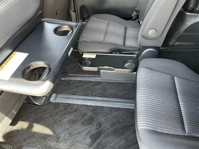 トヨタ ヴォクシー ZS 煌Ⅱ 佐賀県 2019(令1)年 4.9万km ホワイトパールクリスタルシャイン SiLK Blazeリアスポイラー・リアアンダー/社外フロントグリル/純正9インチナビ/・フルセグTV/CD/SD/Bluetooth/フリップダウンモニター/ドラレコ付きデジタルインナーミラー/バックカメラ/両側パワースライドドア/後席用サイドサンシェード/ISOFIX対応/ビルトインETC/革巻きステアリング/ステアリングリモコン/クルーズコントロール/レーンディパーチャーアラート/プリクラッシュブレーキ/先行車発進お知らせ機能/クリアランスソナー/ウィンカーミラー/純正LEDヘッドライト/純正LEDフォグライト/純正1６インチアルミ/スペアキー１本