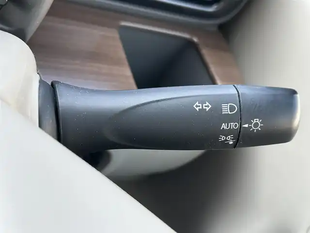スズキ ラパン ＬＣ X 島根県 2023(令5)年 1.4万km フォーンベージュメタリック/アーバンブラウン 2トーン ワンオーナー/純正ディスプレイオーディオ/(AM/FM/USB/Bluetooth)/バックカメラ/ビルトインETC/リアパーキングセンサー/車線逸脱警報/デュアルカメラカメラブレーキサポート/横滑り防止装置/革巻きステアリング/ステアリングスイッチ/プッシュスタート/スマートキー/純正フロアマット/ドアバイザー/純正14インチアルミホイール/取扱説明書/保証書