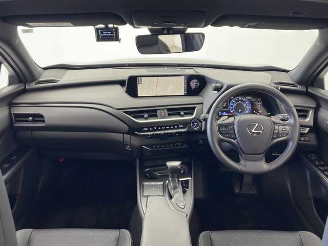レクサス ＵＸ 250h バージョンL 秋田県 2022(令4)年 1.1万km マーキュリーグレーマイカ ４ＷＤ/純正メモリナビ/（CD/DVD/フルセグTV/BT/ACP/AA)/全方位カメラ/レーダークルーズコントロール/レザーシート/パワーシート（D/N席)/シートヒーター（D/N席)/シートベンチレーション（D/N席)/ステアリングヒーター/パドルシフト/パワーバックドア/オートライト/オートハイビーム/ブレーキホールド/純正フロアマット/スマートキー/スペアキー/前後ドライブレコーダー/ＥＴＣ２．０/取扱説明書/保証書