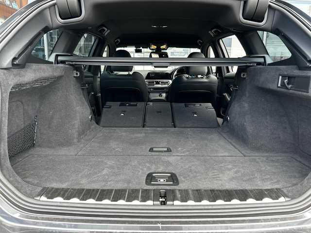 ＢＭＷ ３２０ｄ 富山県 2020(令2)年 6.6万km グレー HDDナビ/AM/FMラジオ/Bluetooth接続/Screen Mirroring/360°カメラ/D/N席パワーシート/D/N席シートヒーター/ワイヤレス充電/ヘッドアップディスプレイ/前後ドラレコ/純正18インチAW/アイドリングストップ/プッシュスタート/ETC2.0/パークアシスト/横滑り防止/純正LEDヘッドライト