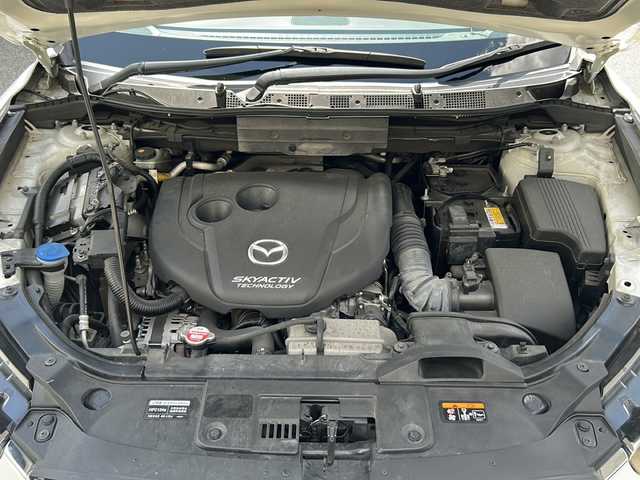 マツダ ＣＸ－５ XD プロアクティブ 大阪府 2015(平27)年 8.2万km クリスタルホワイトパールマイカ ワンオーナー/純正SDナビ/・DVD/CD/FM/AM/Bluetooth/・フルセグテレビ/ETC/ドライブレコーダー/デジタルインナーミラー/バックカメラ/衝突軽減ブレーキ/レーンキープアシスト/クルーズコントロール/革巻きステアリング/ステアリングリモコン/コーナーセンサー/LEDヘッドライト/オートライト/オートエアコン/スマートキー×2/プッシュスタートボタン/12V電源/USBジャック/純正19インチアルミホイール/純正フロアマット/取扱説明書/ナビ取扱説明書/保証書
