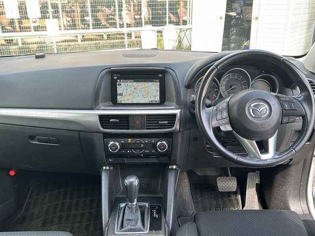 マツダ ＣＸ－５ XD プロアクティブ 大阪府 2015(平27)年 8.2万km クリスタルホワイトパールマイカ ワンオーナー/純正SDナビ/・DVD/CD/FM/AM/Bluetooth/・フルセグテレビ/ETC/ドライブレコーダー/デジタルインナーミラー/バックカメラ/衝突軽減ブレーキ/レーンキープアシスト/クルーズコントロール/革巻きステアリング/ステアリングリモコン/コーナーセンサー/LEDヘッドライト/オートライト/オートエアコン/スマートキー×2/プッシュスタートボタン/12V電源/USBジャック/純正19インチアルミホイール/純正フロアマット/取扱説明書/ナビ取扱説明書/保証書