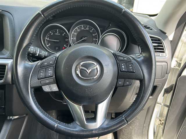 マツダ ＣＸ－５ XD プロアクティブ 大阪府 2015(平27)年 8.2万km クリスタルホワイトパールマイカ ワンオーナー/純正SDナビ/・DVD/CD/FM/AM/Bluetooth/・フルセグテレビ/ETC/ドライブレコーダー/デジタルインナーミラー/バックカメラ/衝突軽減ブレーキ/レーンキープアシスト/クルーズコントロール/革巻きステアリング/ステアリングリモコン/コーナーセンサー/LEDヘッドライト/オートライト/オートエアコン/スマートキー×2/プッシュスタートボタン/12V電源/USBジャック/純正19インチアルミホイール/純正フロアマット/取扱説明書/ナビ取扱説明書/保証書