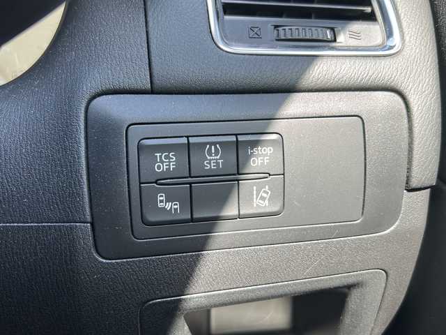 マツダ ＣＸ－５ XD プロアクティブ 大阪府 2015(平27)年 8.2万km クリスタルホワイトパールマイカ ワンオーナー/純正SDナビ/・DVD/CD/FM/AM/Bluetooth/・フルセグテレビ/ETC/ドライブレコーダー/デジタルインナーミラー/バックカメラ/衝突軽減ブレーキ/レーンキープアシスト/クルーズコントロール/革巻きステアリング/ステアリングリモコン/コーナーセンサー/LEDヘッドライト/オートライト/オートエアコン/スマートキー×2/プッシュスタートボタン/12V電源/USBジャック/純正19インチアルミホイール/純正フロアマット/取扱説明書/ナビ取扱説明書/保証書