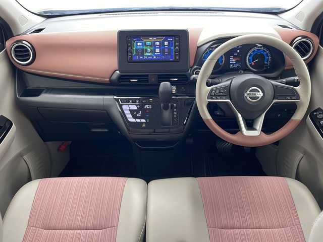 日産 デイズ ボレロ 沖縄県 2021(令3)年 3.2万km アッシュブラウン/プレミアムオリーブメタリック 純正ナビ(MJ120D-W)/(Ｂｌｕｅｔｏｏｔｈ　フルセグＴＶ　ＣＤ　ＡＭ　ＦＭ)　/アラウンドビューモニター　/ＥＴＣ　/ドライブレコーダー　/スマートキー　/スペアキー/アイドリングストップ/ハーフレザーシート/純正14インチアルミホイール　/前後コーナーセンサー　/横滑り防止装置　/オートライト/オートマチックハイビーム/電動格納ミラー