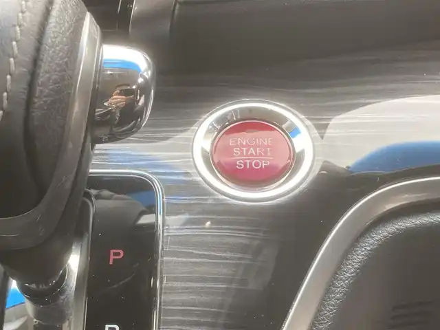 ホンダ オデッセイ アブソルート EX 埼玉県 2013(平25)年 10.3万km プレミアムヴィーナスブラックP (株)IDOMが運営する【じしゃロン鳩ヶ谷店】の自社ローン専用車両になりますこちらは現金またはオートローンご利用時の価格です。自社ローンご希望の方は別途その旨お申付け下さい/純正ナビ（Hondaインターナビ）/フルセグテレビ/全周囲カメラ/両側パワースライドドア/あんしんパッケージ/　シティブレーキ/　ダブル/サイド/カーテンエアバッグ/衝突軽減システム/レーダークルーズコントロール/ETC/純正18インチAW/純正フロアマット/運転席パワーシート/前席シートヒーター/本革シート/パドルシフト/純正LEDヘッドライト/２列目プレミアムクレイドルシート/横滑り防止装置/プッシュスタート/アイドリングストップ