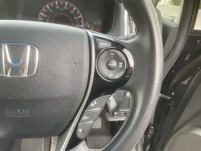 ホンダ オデッセイ アブソルート EX 埼玉県 2013(平25)年 10.3万km プレミアムヴィーナスブラックP (株)IDOMが運営する【じしゃロン鳩ヶ谷店】の自社ローン専用車両になりますこちらは現金またはオートローンご利用時の価格です。自社ローンご希望の方は別途その旨お申付け下さい/純正ナビ（Hondaインターナビ）/フルセグテレビ/全周囲カメラ/両側パワースライドドア/あんしんパッケージ/　シティブレーキ/　ダブル/サイド/カーテンエアバッグ/衝突軽減システム/レーダークルーズコントロール/ETC/純正18インチAW/純正フロアマット/運転席パワーシート/前席シートヒーター/本革シート/パドルシフト/純正LEDヘッドライト/２列目プレミアムクレイドルシート/横滑り防止装置/プッシュスタート/アイドリングストップ