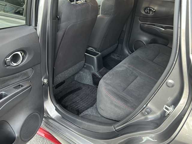 日産 ノート e－パワーニスモ S 大阪府 2019(令1)年 8.4万km ダークメタルグレー 衝突軽減システム　７型純正ナビ　全方位カメラ　フルセグＴＶ　Ｂｌｕｅｔｏｏｔｈ　ＣＤ　ＤＶＤ　前後コーナーセンサー　前後ドライブレコーダー　ＬＥＤヘッドライト　オートライト　オートハイビーム　ＥＴＣ　スマートキー　スペアキー　プッシュスタート　純正アルミホイール　純正フロアマット　取扱説明書　保証書