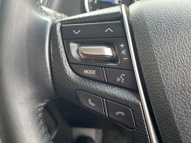 トヨタ ヴェルファイア X 岩手県 2015(平27)年 5.2万km ホワイトパールクリスタルシャイン 純正9インチナビ/CD/DVD/Bluetooth/フルセグTV/純正フリップダウンモニター/バックカメラ/ビルトインETC/両側パワースライドドア/コーナーセンサー/革調シートカバー/アイドリングストップ/オートライト/LEDヘッドライト/スマートキー/プッシュスタート/電動格納ミラー/純正16インチAW/フロアマット/ドアバイザー