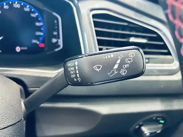 フォルクスワーゲン Ｔ－ロック TDI スポーツ 大阪府 2021(令3)年 1.5万km ピュアホワイト ワンオーナー/純正ナビ/バックカメラ/applecarplay/ACC/ブラインドスポット/純正18インチAW/LEDヘッドライト/電動リアゲート/クリアランスソナー/パドルシフト/ルーフレール/ハーフ革/シートヒーター/ETC/ドラレコ