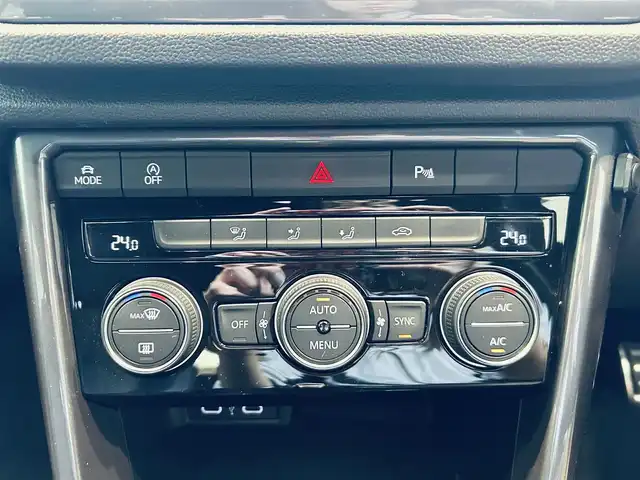 フォルクスワーゲン Ｔ－ロック TDI スポーツ 大阪府 2021(令3)年 1.5万km ピュアホワイト ワンオーナー/純正ナビ/バックカメラ/applecarplay/ACC/ブラインドスポット/純正18インチAW/LEDヘッドライト/電動リアゲート/クリアランスソナー/パドルシフト/ルーフレール/ハーフ革/シートヒーター/ETC/ドラレコ