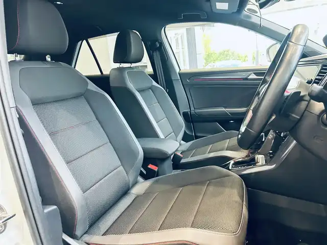 フォルクスワーゲン Ｔ－ロック TDI スポーツ 大阪府 2021(令3)年 1.5万km ピュアホワイト ワンオーナー/純正ナビ/バックカメラ/applecarplay/ACC/ブラインドスポット/純正18インチAW/LEDヘッドライト/電動リアゲート/クリアランスソナー/パドルシフト/ルーフレール/ハーフ革/シートヒーター/ETC/ドラレコ