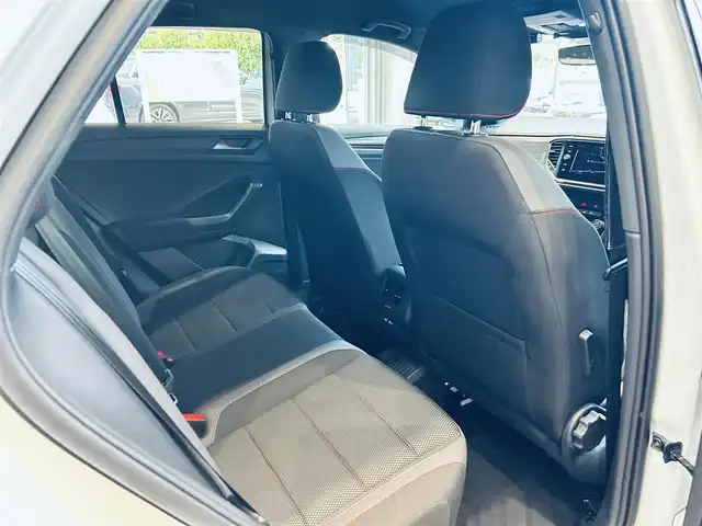 フォルクスワーゲン Ｔ－ロック TDI スポーツ 大阪府 2021(令3)年 1.5万km ピュアホワイト ワンオーナー/純正ナビ/バックカメラ/applecarplay/ACC/ブラインドスポット/純正18インチAW/LEDヘッドライト/電動リアゲート/クリアランスソナー/パドルシフト/ルーフレール/ハーフ革/シートヒーター/ETC/ドラレコ