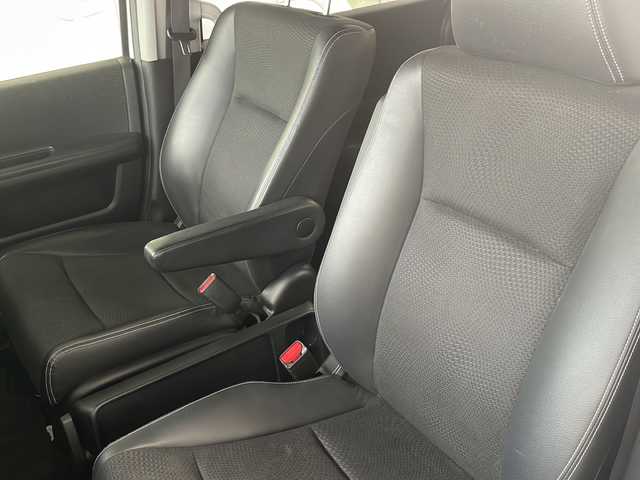 ホンダ ステップワゴン スパーダ Z クールスピリット 東京都 2013(平25)年 5.2万km ホワイトオーキッドパール 前ドラレコ/クルーズコントロール/両側パワースライドドア/フリップダウンモニター/バックカメラ/クリアランスソナー/ブレーキアシスト/横滑り防止装置/VSA/キセノンライト