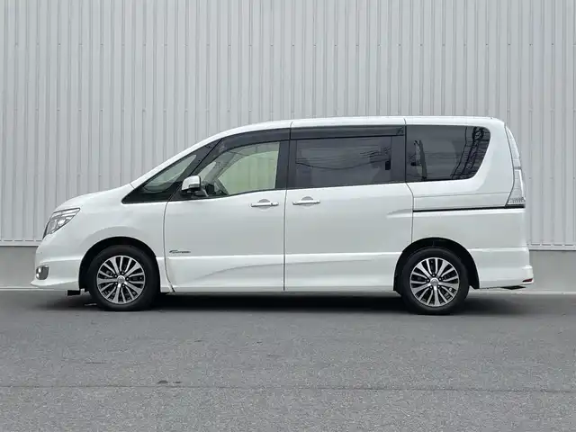 日産 セレナ HWS S HV Vセレ +Sefty 群馬県 2015(平27)年 3.6万km ブリリアントホワイトパール エマージェンシーブレーキ/社外8インチSDナビ/(CD/DVD/BT)/全方位カメラ/フルセグTV/両側パワースライドドア/クルーズコントロール/ETC/LEDヘッドライト/革巻きステアリング/プッシュスタート/保証書/取説