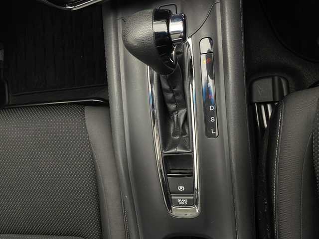 ホンダ ヴェゼル X ホンダセンシング 長野県 2019(令1)年 6.6万km プラチナホワイトパール 4WD/ワンオーナー/純正メモリナビ&フルセグTV&CD&DVD&USB&BT/ホンダセンシング/アダプティブクルーズコントロール/レーンキープアシスト/衝突軽減ブレーキ/アイドリングストップ/標識認識機能/先行車発進告知/前席シートヒーター/ステアリングスイッチ/バックカメラ/ビルトインETC/LEDヘッドライト/オートライト/フロントフォグランプ/電動格納ミラー/ウィンカーミラー/ドアミラーヒーター/電動ホールド/ブレーキホールド/社外15インチAW付スタッドレスタイヤ装着/純正16インチAW付サマータイヤ積込/純正フロアマット/純正ドアバイザー/プッシュスタート/スマートキー/スペアキー1本/取扱説明書/保証書