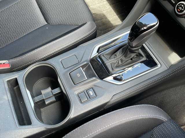 スバル インプレッサ スポーツ 2．0i－S アイサイト 長野県 2017(平29)年 6万km クリスタルホワイトP 4WD/純正ナビ/(CN-LR820D)/フルセグTV/BluetoothAudio/ステアリングスイッチ/純正17インチアルミホイール/ブラインドスポットモニタリング/レーンキープアシスト/クルーズコントロール/アイドリングストップ/レーン逸脱警報装置/前席パワーシート/衝突軽減ブレーキ/プッシュスタート/LEDヘッドライト/ミラーヒーター/パドルシフト/前後ドラレコ/ウインカーミラー/ETC