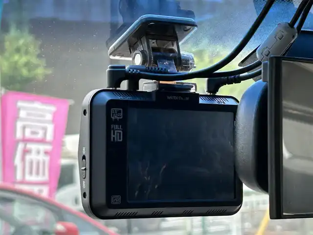 ホンダ フィット XH 東京都 2013(平25)年 6.6万km ポリッシュドメタルメタリック 純正9インチメモリナビ/CD/DVD/FM・AM/SD//フルセグTV/バックカメラ/ETC/ドライブレコーダー前後/クルーズコントロール/シートヒーター/キセノンヘッドライト/純正フロアマット/ドアバイザー/トノカバー/スマートキー/保証書/取扱説明書/スペアキー