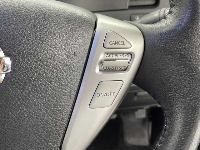 日産 セレナ ハイウェイスター Sハイブリッド 鹿児島県 2013(平25)年 7.5万km ダイヤモンドブラック 社外SDナビ【CN-S310D】/フリップダウンモニター/フルセグ/BT/CD/DVD/FM/AM/両側パワースライドドア/エマージェンシーブレーキシステム/レーンキープアシスト/オートライト/バックカメラ/プッシュスタート/純正15インチアルミ/電動格納ミラー/ビルトインETC