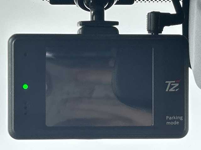 トヨタ エスクァイア ハイブリッド Gi プレミアムパッケージ 神奈川県 2017(平29)年 6.7万km ブラック 純正9型SDナビゲーション【NSZT-Y66T】/AM FM フルセグ Bluetooth CD DVD SD/バックカメラ/両側パワースライドドア/純正12.1型フリップダウンモニター/セーフティセンス/先行車発進告知/レーンディパーチャーアラート/プリクラッシュセーフティ/トラクションコントロール/ビルトインETC/ハーフレザーシート/前席シートヒーター/ステアリングヒーター/ステアリングリモコン/純正フロアマット/スマートキー/スペアキー/LEDヘッドライト/オートライト/オートマチックハイビーム/純正15インチアルミホイル