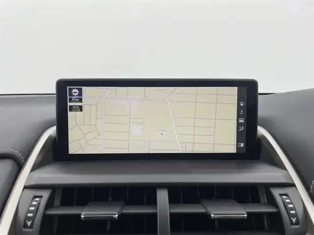 レクサス ＮＸ 300h バージョンL 群馬県 2019(令1)年 1.8万km ソニッククォーツ パノラミックビューモニター/ブラインドスポットモニター/リヤクロストラフィックアラート/＝＝＝＝＝＝/純正10.3インチナビ/(AM/FM/Bluetooth/フルセグTV/CD/DVD/USB1・2/AUX/SD)/ハンズフリーパワーバックドア/3眼LEDヘッドライト/後席電動格納シート/Lexus Safety System/ ・プリクラッシュセーフティシステム/ ・レーンディパーチャーアラート/ ・アダプティブハイビームシステム/ ・レーダークルーズコントロール/前席パワーシート(ポジションメモリ機能付)/前後席シートヒーター/シートベンチレーション/ステアリングヒーター/パドルシフト/ETC2.0/純正前方ドライブレコーダー(DRT-H68A)/電動パーキングブレーキ/オートブレーキホールド/プッシュスタート/スマートキー