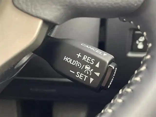 レクサス ＮＸ 300h バージョンL 群馬県 2019(令1)年 1.8万km ソニッククォーツ パノラミックビューモニター/ブラインドスポットモニター/リヤクロストラフィックアラート/＝＝＝＝＝＝/純正10.3インチナビ/(AM/FM/Bluetooth/フルセグTV/CD/DVD/USB1・2/AUX/SD)/ハンズフリーパワーバックドア/3眼LEDヘッドライト/後席電動格納シート/Lexus Safety System/ ・プリクラッシュセーフティシステム/ ・レーンディパーチャーアラート/ ・アダプティブハイビームシステム/ ・レーダークルーズコントロール/前席パワーシート(ポジションメモリ機能付)/前後席シートヒーター/シートベンチレーション/ステアリングヒーター/パドルシフト/ETC2.0/純正前方ドライブレコーダー(DRT-H68A)/電動パーキングブレーキ/オートブレーキホールド/プッシュスタート/スマートキー