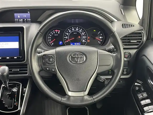 トヨタ ヴォクシー ZS 煌Ⅱ 岡山県 2019(平31)年 4.4万km イナズマスパーキングブラックガラスフレーク 純正9インチナビ/（CD/DVD/BT/フルセグTV）/バックカメラ/両側パワースライドドア/トヨタセーフティセンス/クルーズコントロール/LEDヘッドライト/LEDフォグランプ/オートライト/ビルトインETC/前方ドライブレコーダー/純正16インチアルミ/純正フロアマット/純正ドアバイザー/新車保証書/取扱説明書